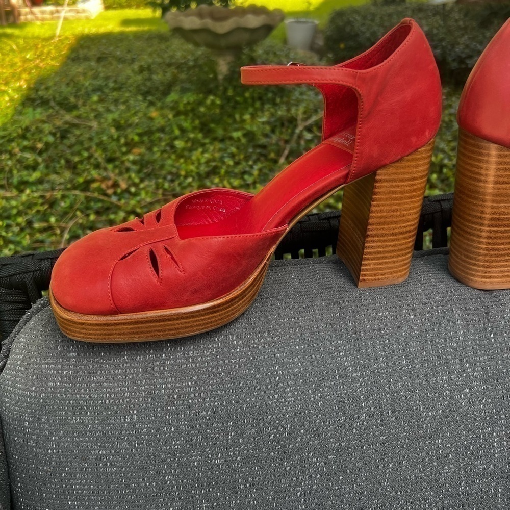 โถ๏ธ Jeffrey Campbellโ๏ธ Star Man Pump Size 10 Red - Picture 4 of 17
